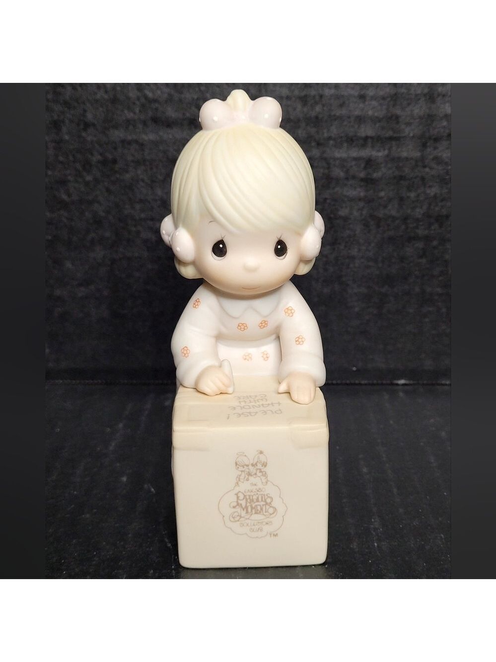 1987 Precious Moments Collectors Club Sharing Is Universal #E-0007